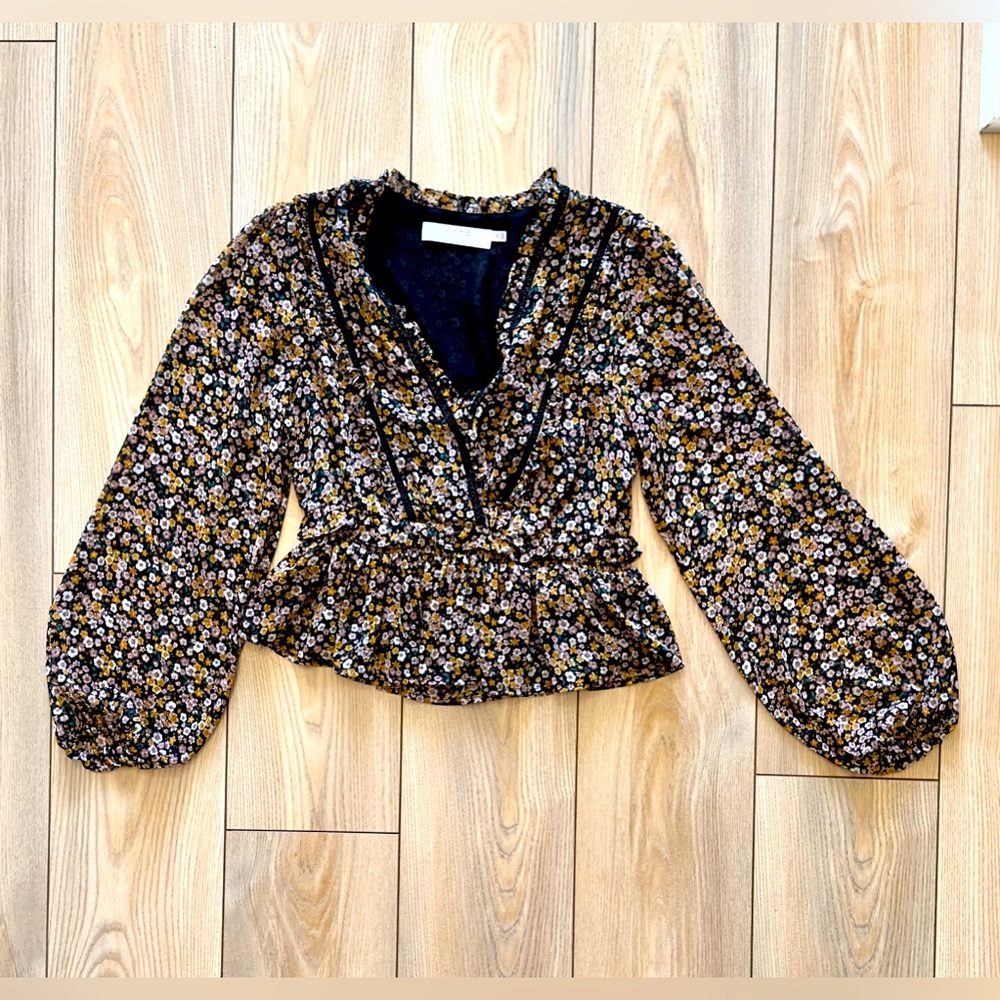 ASTR black floral XS blouse